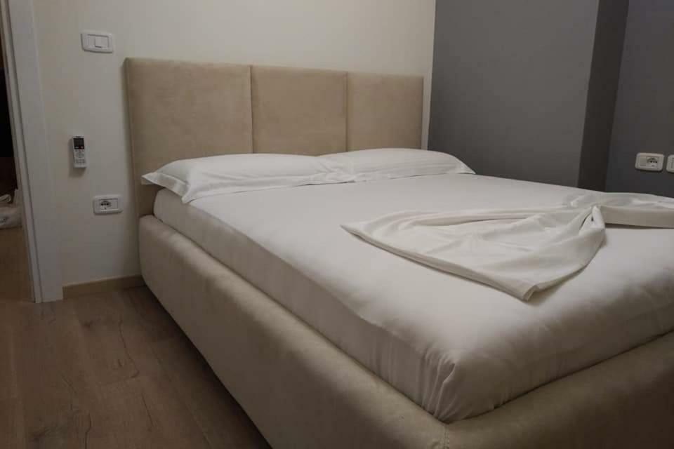 Deluxe Sea Apartment Vlore Luaran gambar